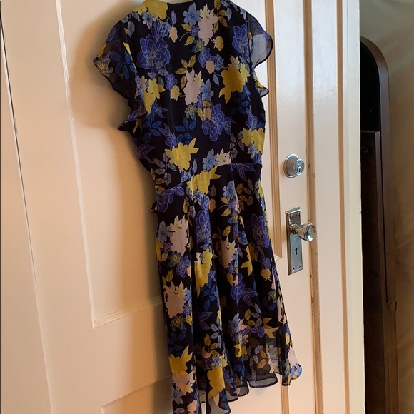 Banana Republic Wrap Dress - Picture 8 of 8